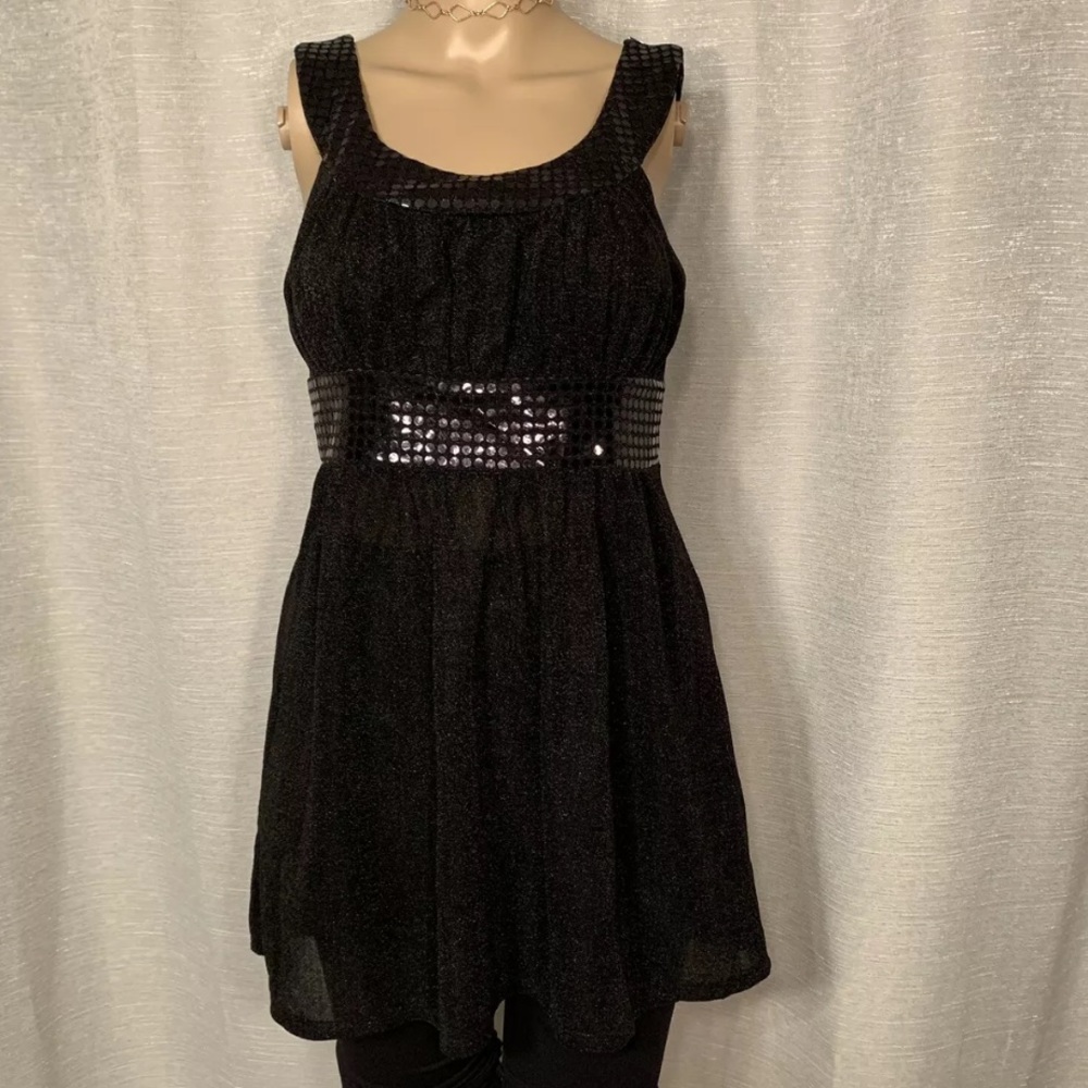 🩷 HEARTSOUL SLEEVELESS TOP SIZE SMALL